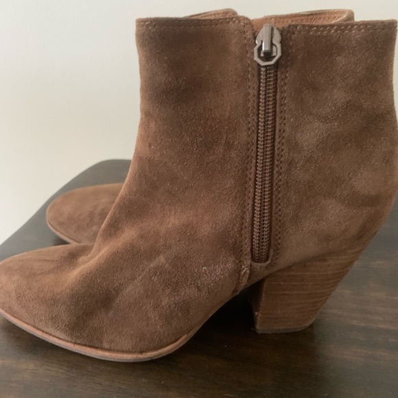 Woman boots - Picture 2 of 8